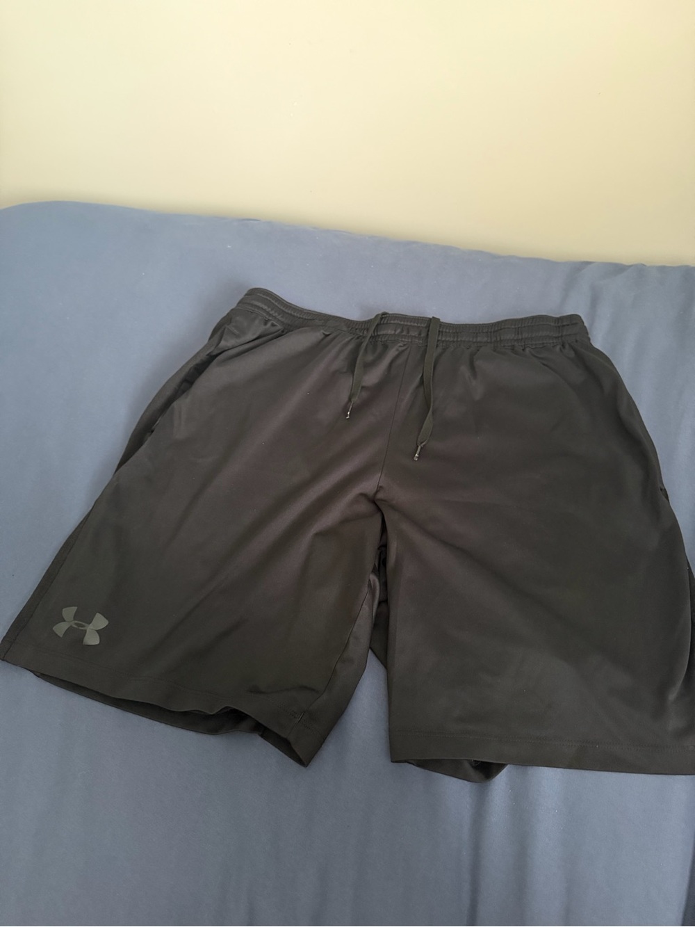 Under Armour Men's Black Athletic Workout Shorts